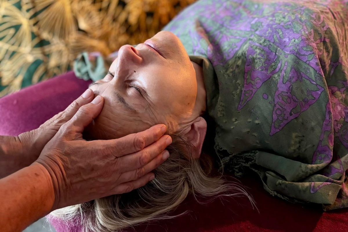 Massage ayurvédique du visage, Mukha Abhyanga, au cabinet Welyan